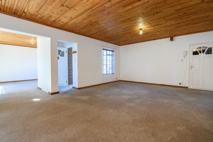 4 Bedroom Property for Sale in Charlo Eastern Cape
